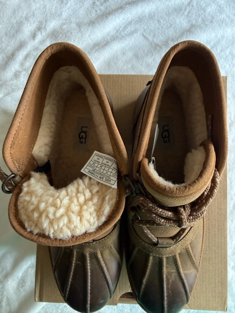 Women’s Fleece Lined Duck-Style Lace-Up Shoes - Picture 5 of 9